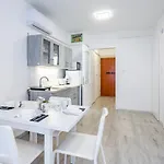Convenient 2-room Διαμέρισμα